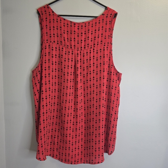 Torrid Sleeveless Blouse Tank Size 3 Red Black Arrows Polyester - Picture 4 of 8